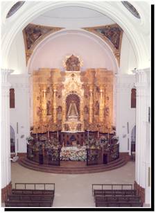 La Virgen del Rocío ya está en el Presbiterio del Santuario ¡¡¡